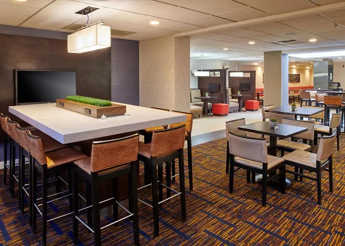 Courtyard By Marriott Downtown Columbus