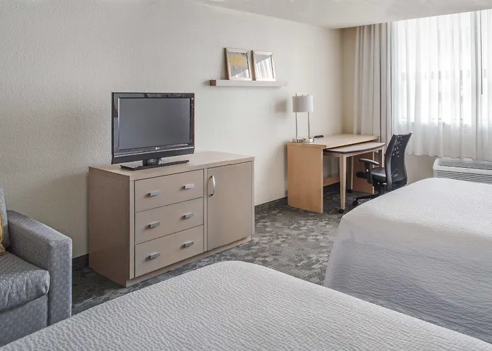 Hotel Courtyard By Marriott Downtown 3*