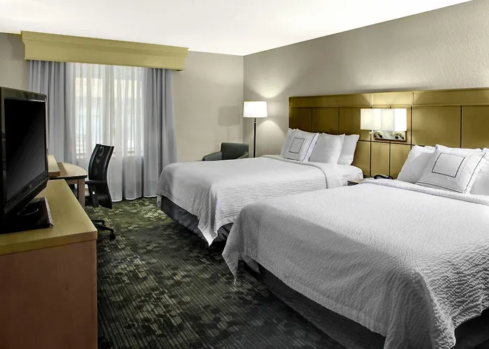 Courtyard By Marriott Downtown 3*
