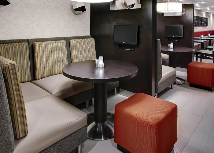 Courtyard By Marriott Downtown Columbus
