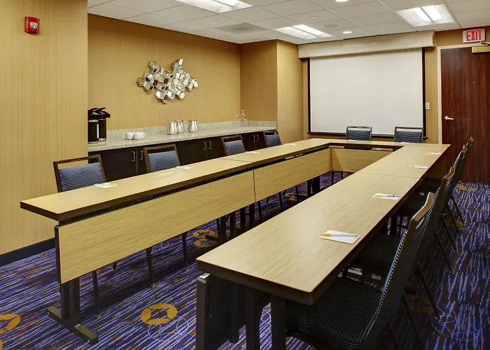 Courtyard By Marriott Downtown Hotel Columbus