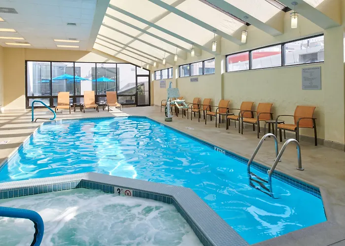Courtyard By Marriott Downtown 3*