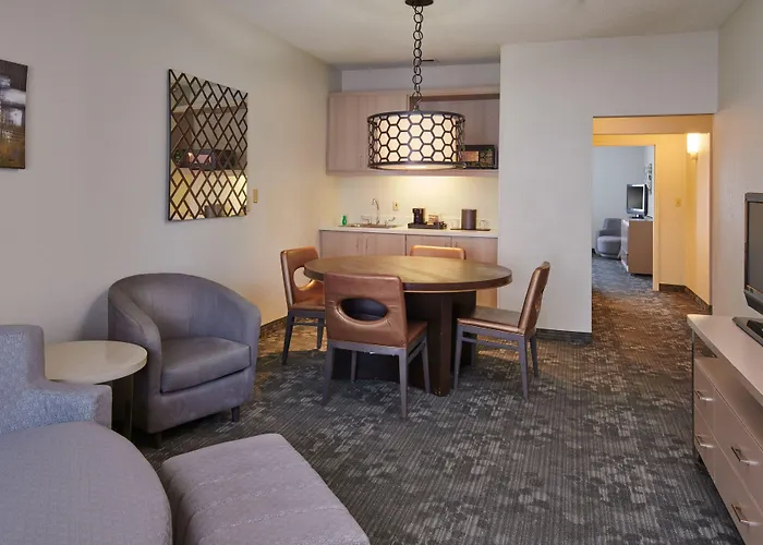 Courtyard By Marriott Downtown