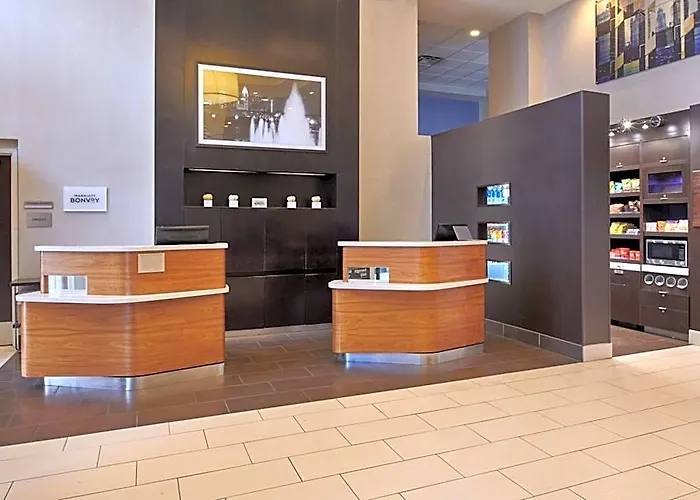 Courtyard By Marriott Downtown 3*