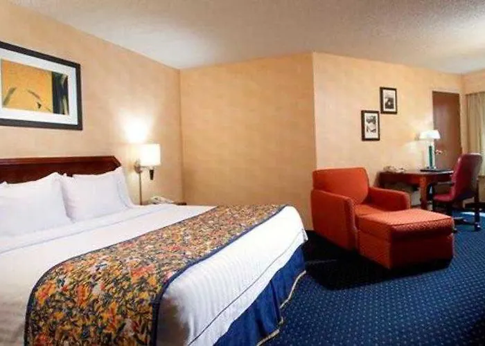 Courtyard By Marriott Downtown