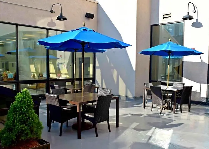 Courtyard By Marriott Downtown Hotel 3*